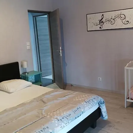 15 A 17 Personnes Avec Salle De Reunion Holiday home *