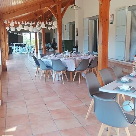 15 A 17 Personnes Avec Salle De Reunion