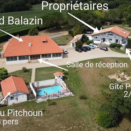 15 A 17 Personnes Avec Salle De Reunion